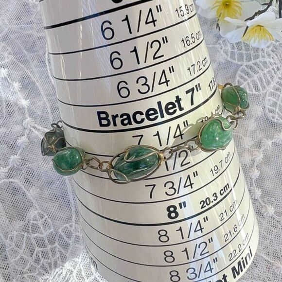 Vintage Green Aventurine Tumbled Stone Bracelet - Picture 8 of 11
